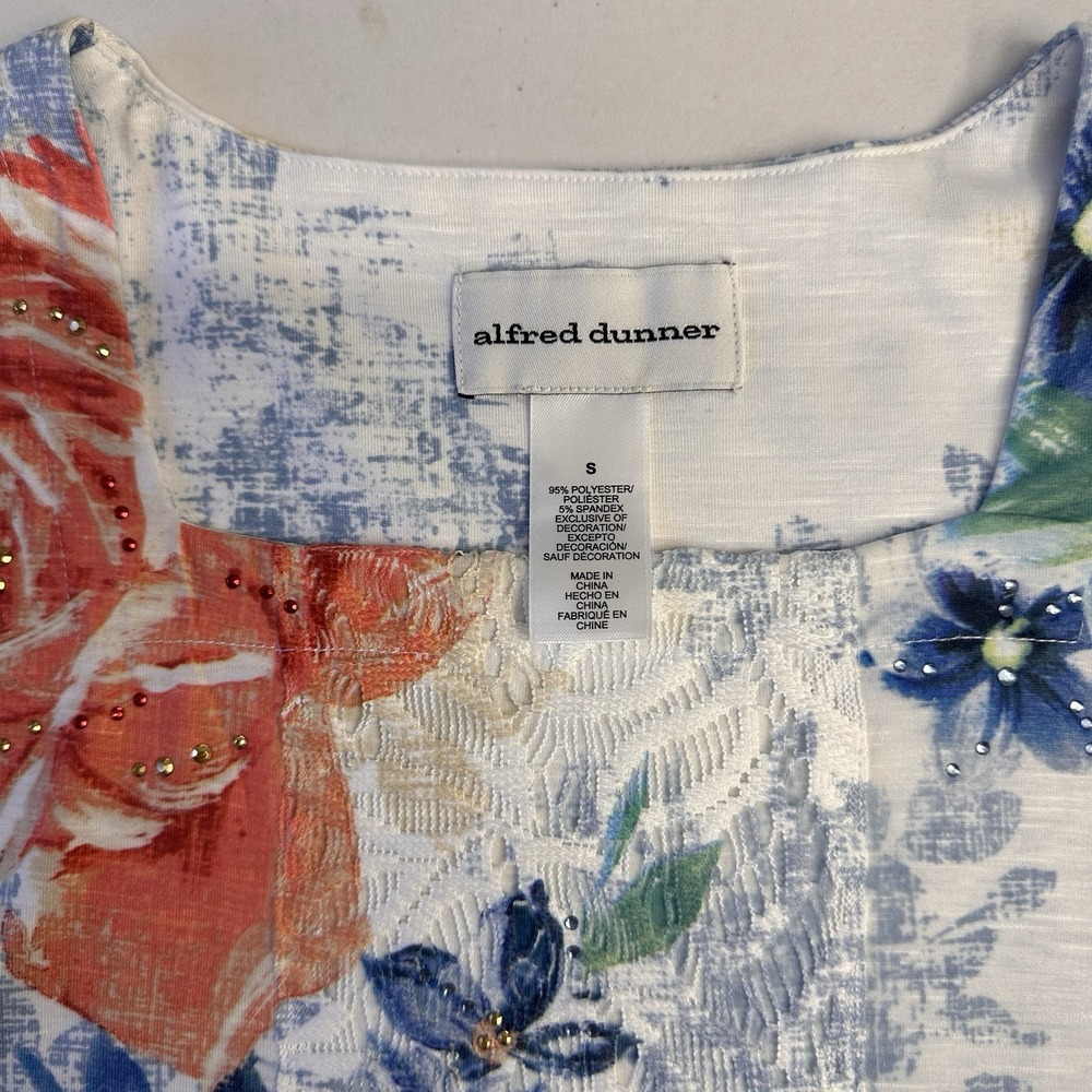 Soft Floral Embroidered Blouse 3/4 Sleeve Romantic S - Picture 5 of 10